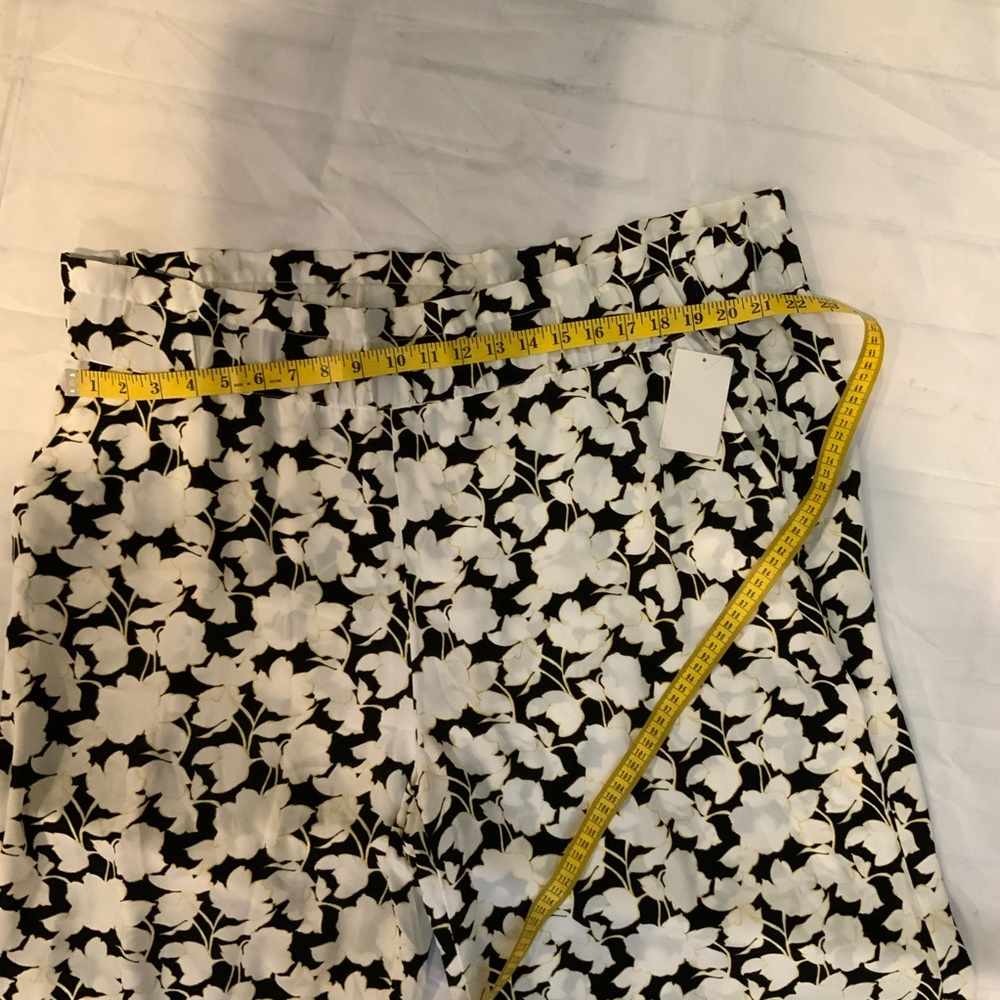 Halogen Plus Size Wide Leg Crop Wild Floral Pants - Picture 5 of 7